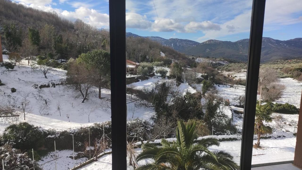Hostal Restaurante Solaire Castañar de Ibor Buitenkant foto