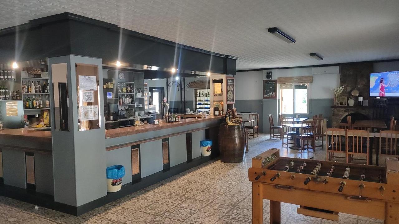 Hostal Restaurante Solaire Castañar de Ibor Buitenkant foto