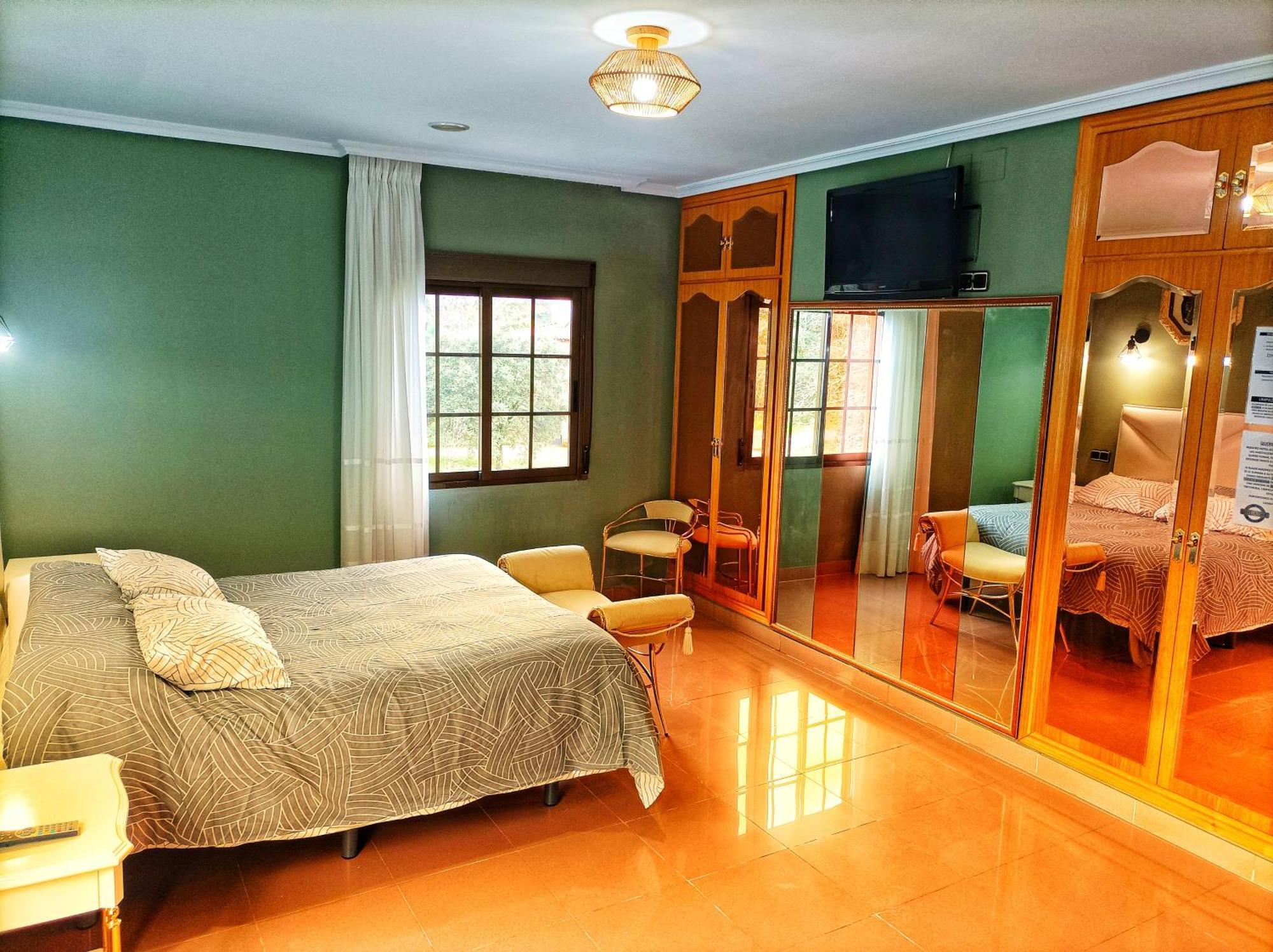 Hostal Restaurante Solaire Castañar de Ibor Buitenkant foto