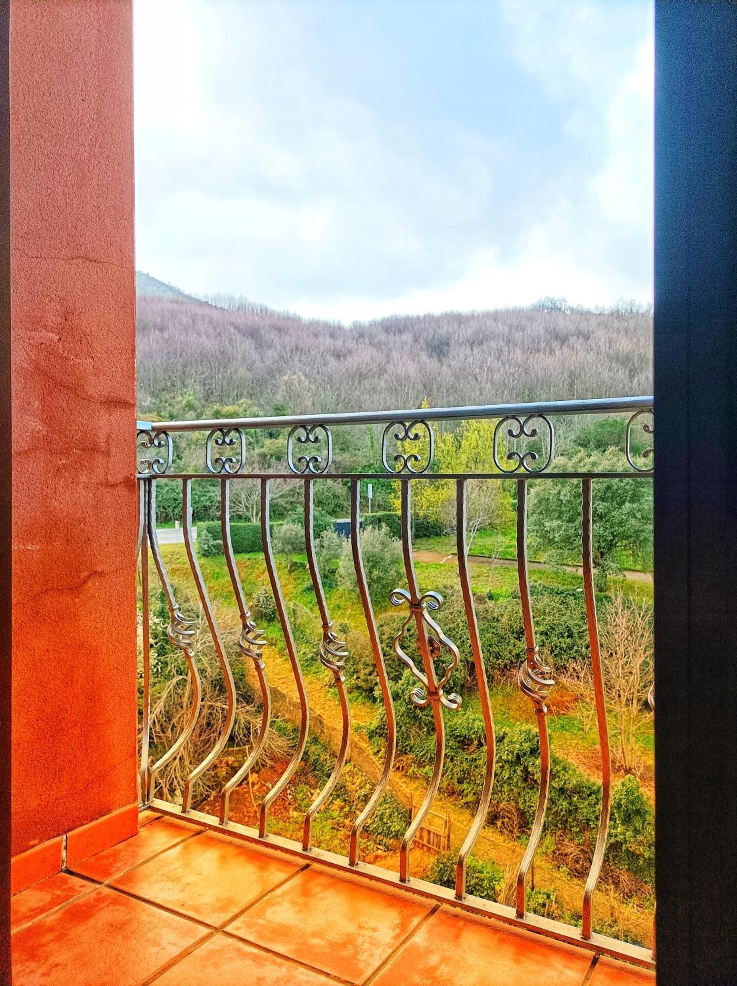 Hostal Restaurante Solaire Castañar de Ibor Buitenkant foto