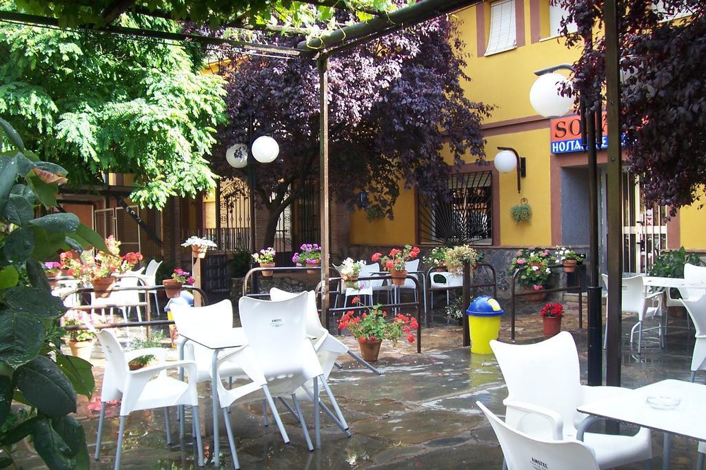 Hostal Restaurante Solaire Castañar de Ibor Buitenkant foto