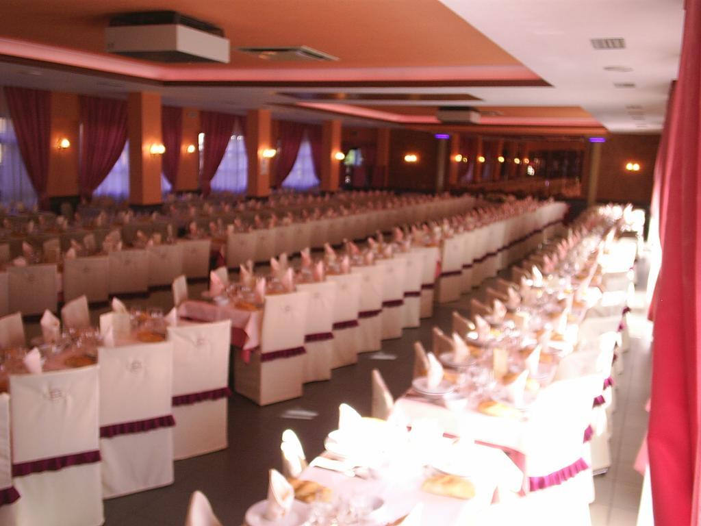 Hostal Restaurante Solaire Castañar de Ibor Buitenkant foto