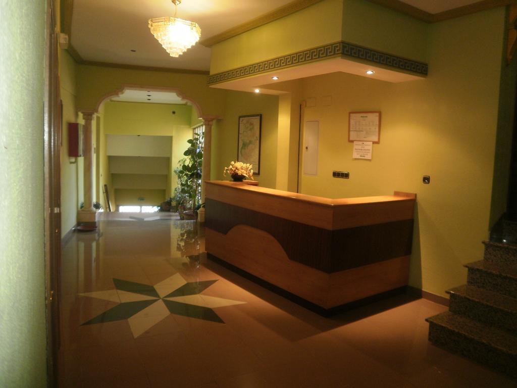 Hostal Restaurante Solaire Castañar de Ibor Buitenkant foto