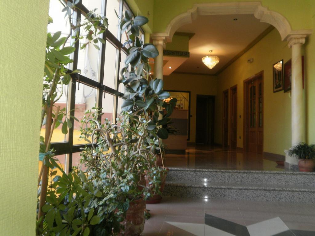 Hostal Restaurante Solaire Castañar de Ibor Buitenkant foto