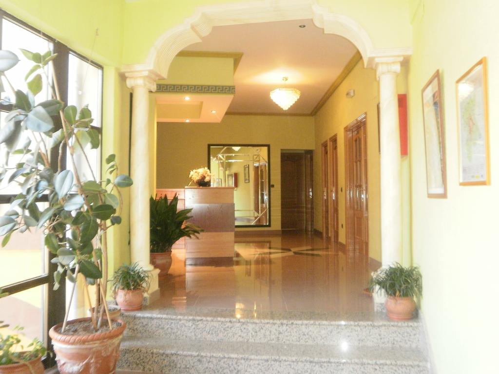 Hostal Restaurante Solaire Castañar de Ibor Buitenkant foto